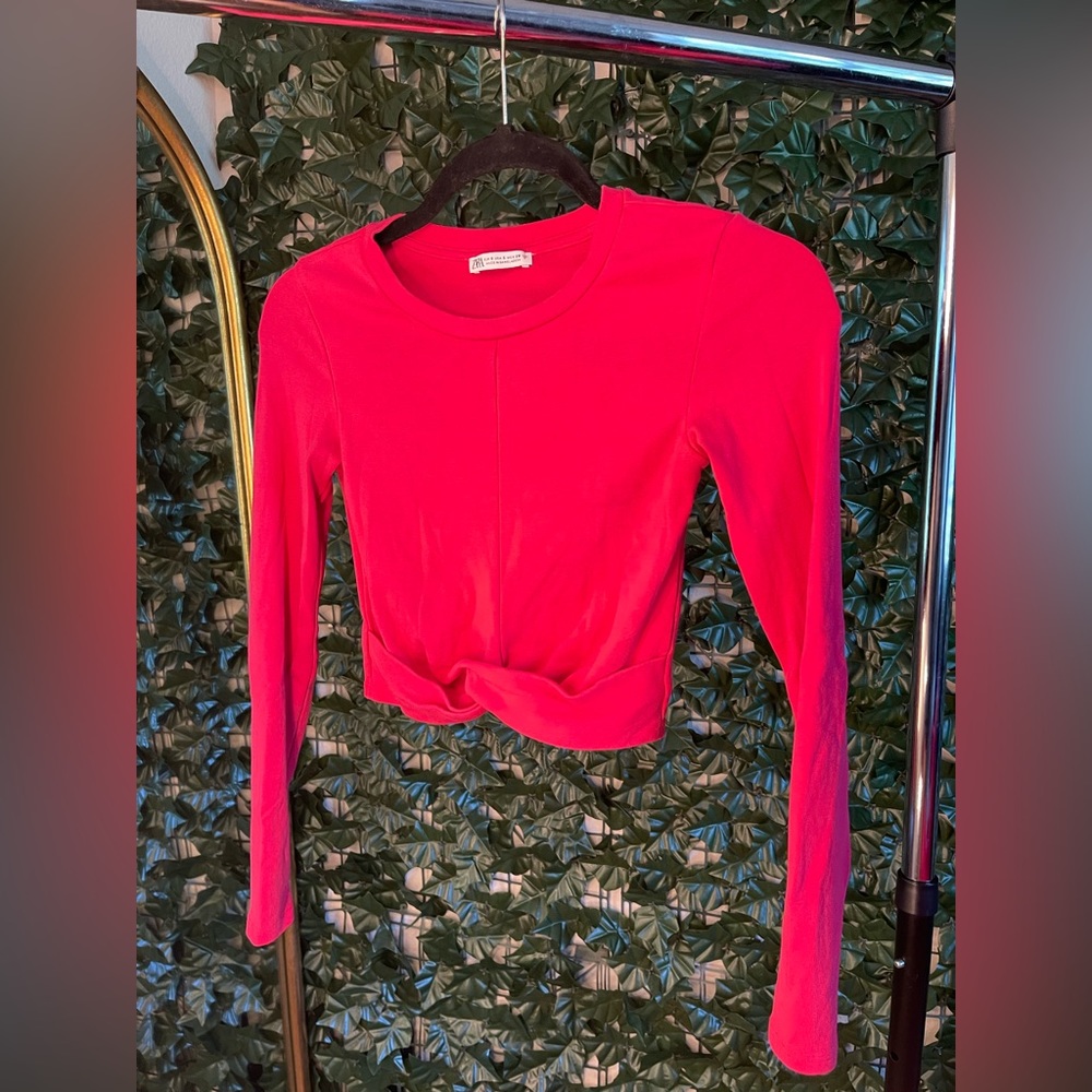 Zara cropped workout top- size small